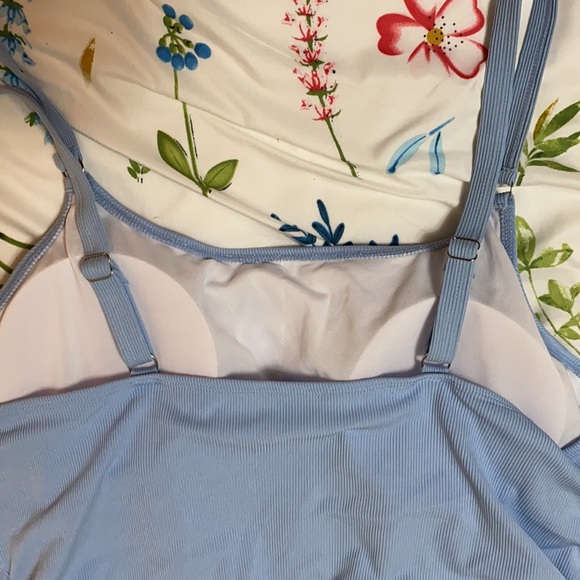 One piece - Picture 2 of 3